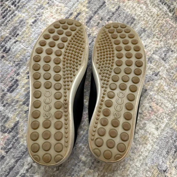 Ecco Black Leather women’s lace up Sneakers - Picture 6 of 7